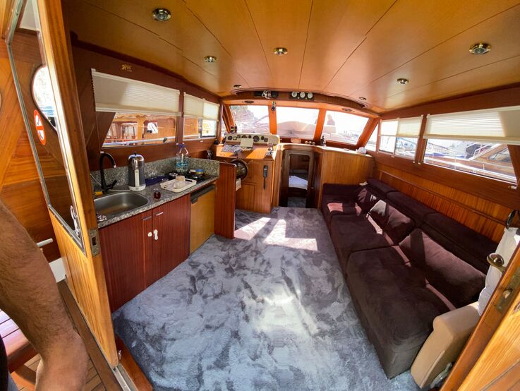 BUKET 67 YACHT